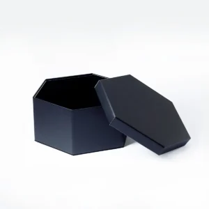 Kleine schwarze sechseckige Geschenkbox