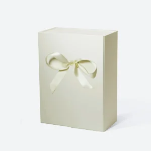 Caja de regalo C5 color marfil con doble puerta y cinta