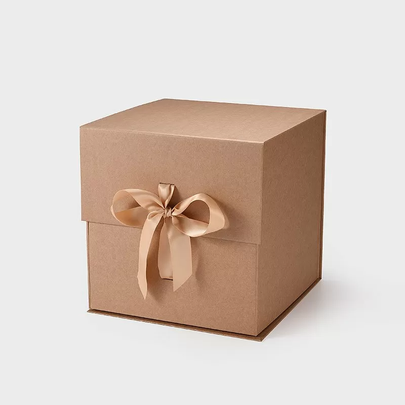 Boîte cadeau magnétique A5 Cube Kraft avec ruban