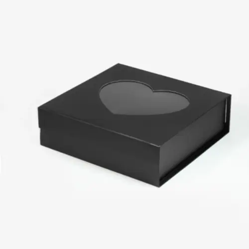 Boîte cadeau magnétique carrée noire avec fenêtre en forme de cœur