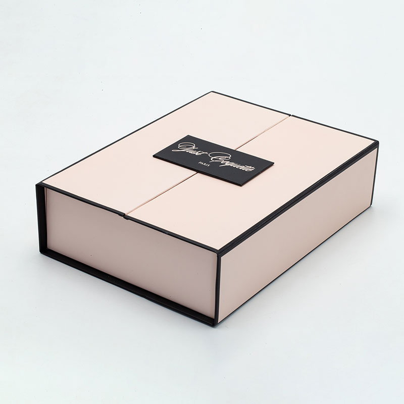 Style4. Magnet Lock Folding Gift Box with Logo Tap