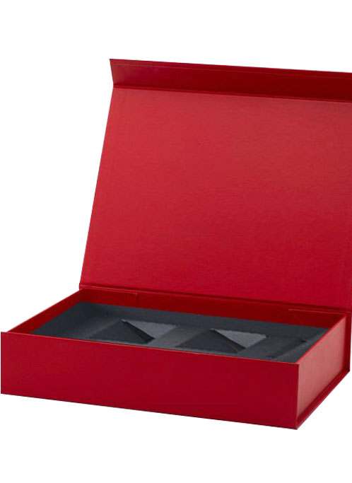 Custom cardboard divider insert for magnetic gift box