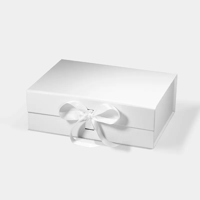 Medium Red Cloth Magnetic Closure Gift Box - Geotobox