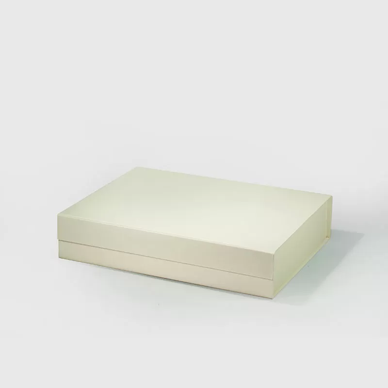 A4 Shallow Ivory Magnetic Gift Box