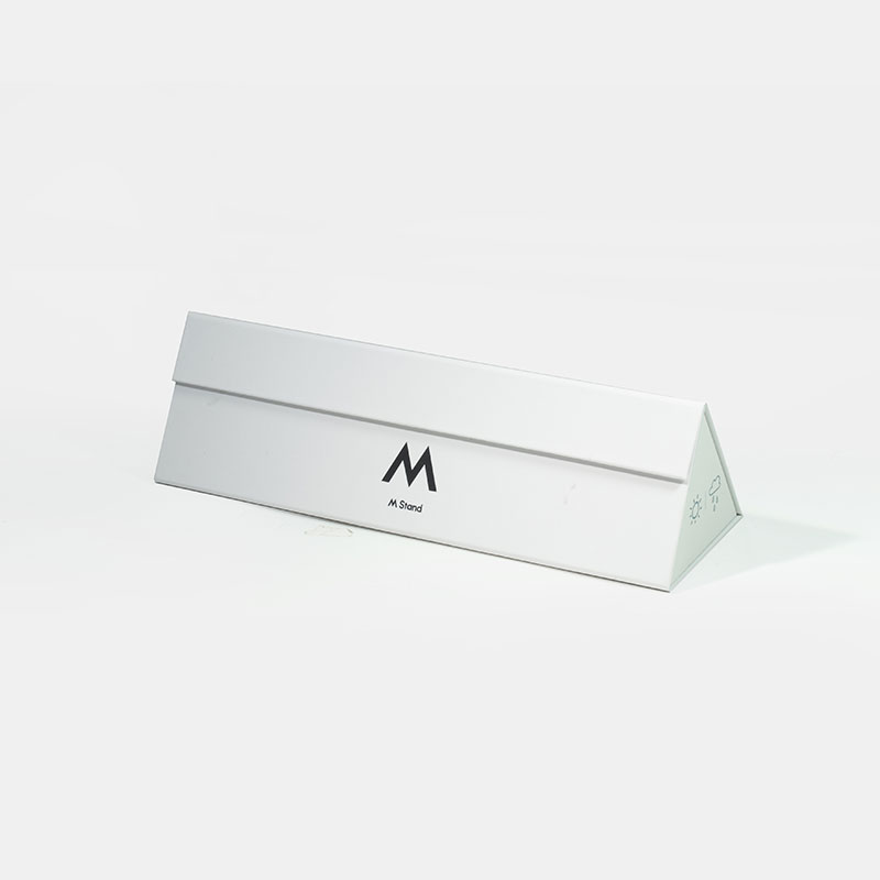 white-triangle-folding-gift-box (1)
