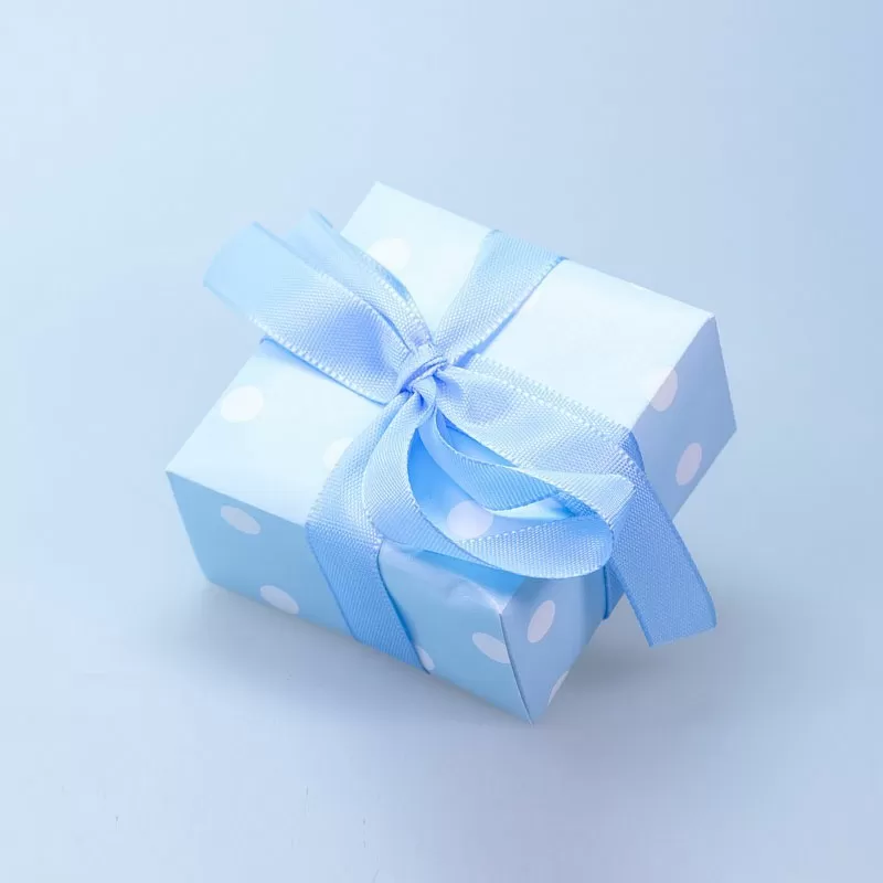 A Step-by-Step Guide to Wrapping a Big Box with a Bow: How to Gift Wrap a Large Box!