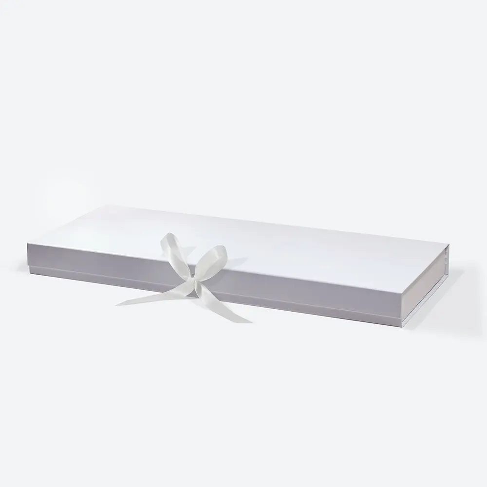 F4 White Magnetic Gift Box with Ribbon